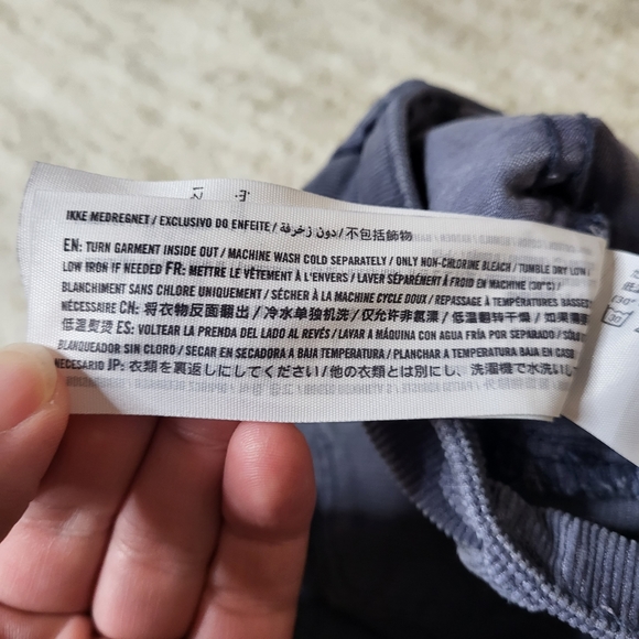 Abercrombie & Fitch grey mid-rise super skinny corduroy pants with frayed ankles - Picture 4 of 8